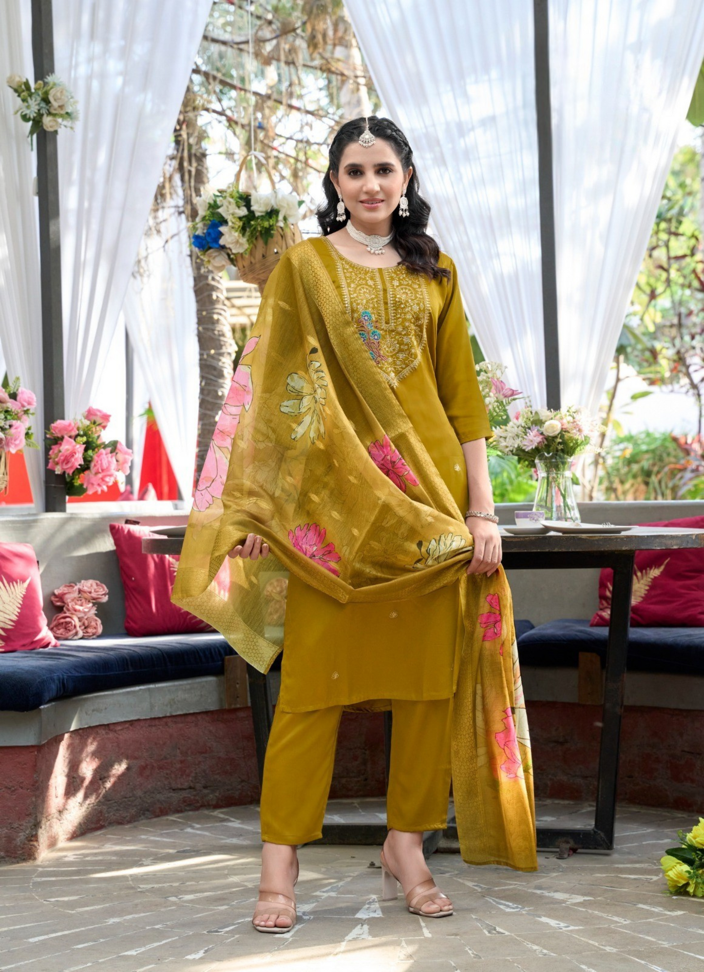 Premium Gajji Silk Embroidered Set with Organza Zari Dupatta