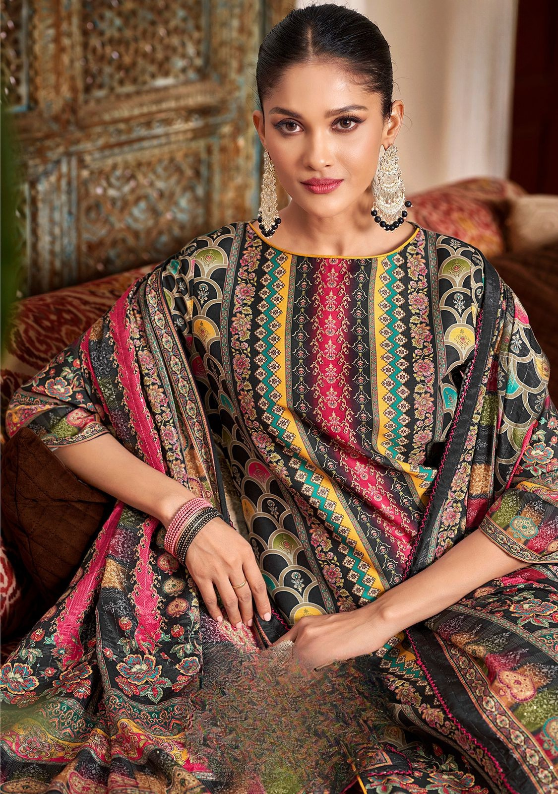 Elegant Maslin Digital Print Suit with Aari Mirror Work