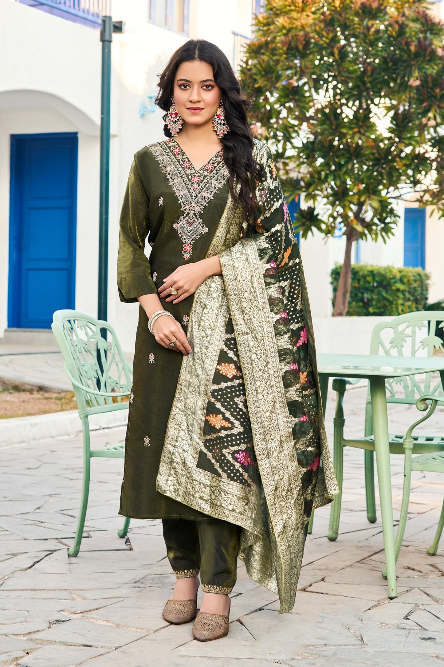 EXCLUSIVE READYMADE COLLECTION | Elegance Redefined with Classy Craftsmanship